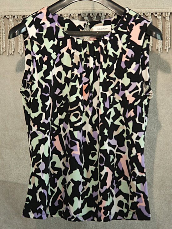 Calvin Klein Tops - Calvin Klein Abstract Pleated Top